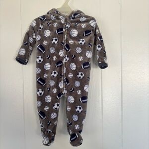 Mick Mack Baby Boy Cozy Sports-Themed One Piece Pajama. NWOT size 6-9 Months